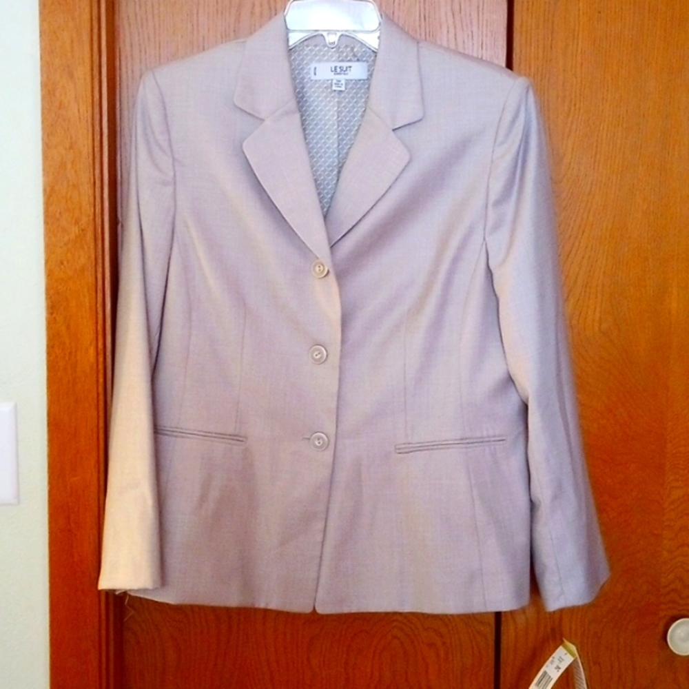 Women's suit